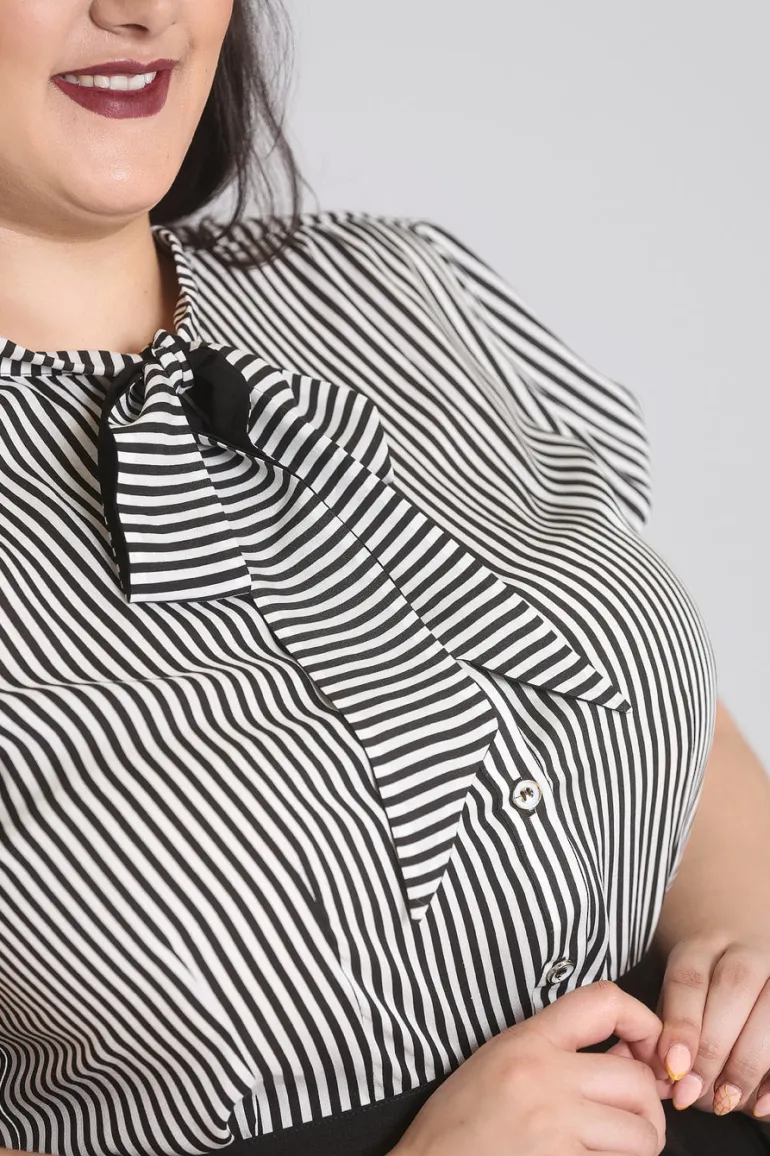 humbug_blouse_7.webp Humbug Blouse>Hell Bunny Sale